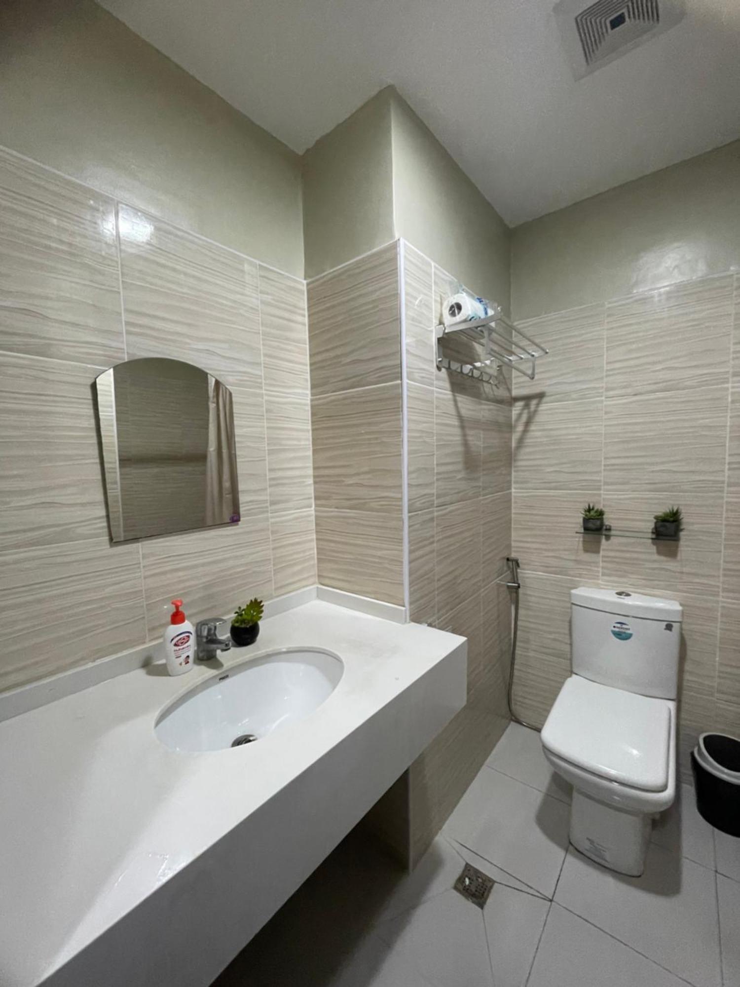 Bamboo Bay Community Condominium Mandaue Esterno foto